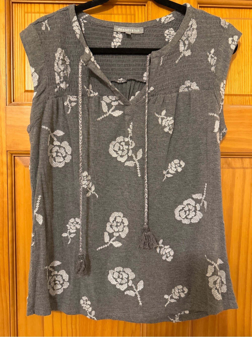 Daniel Rainn Gray Floral Tie-Front Cap-Sleeve Tunic